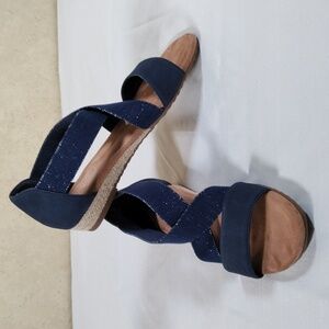 12400 Amelia Grace navy Rez espadrille low wedge sandals 9